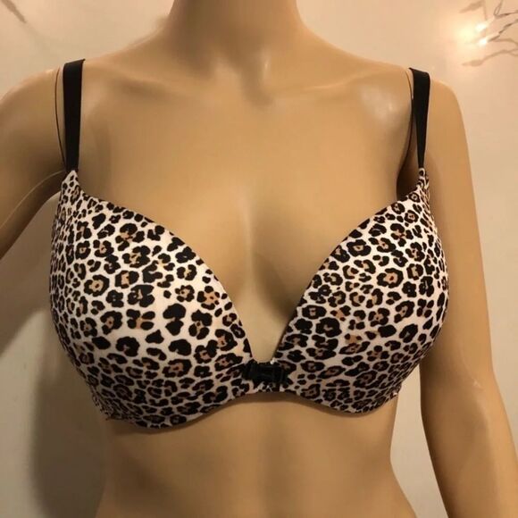Victoria’s Secret | Plunge Bra - Picture 1 of 6